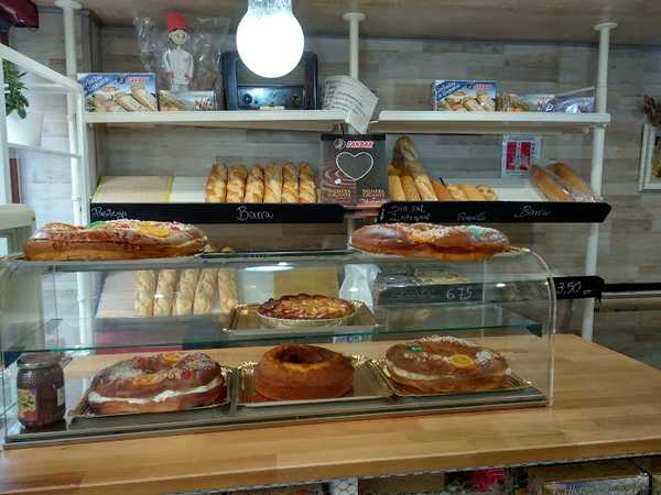 Fotografia tomada fuera de Tienda Casa Ibáñez - Pastelería en Renedo de Piélagos, Cantabria
