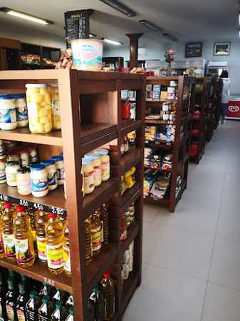 Fotografia tomada fuera de Tienda Nueva - Tienda de alimentación en Villamayor, Asturias