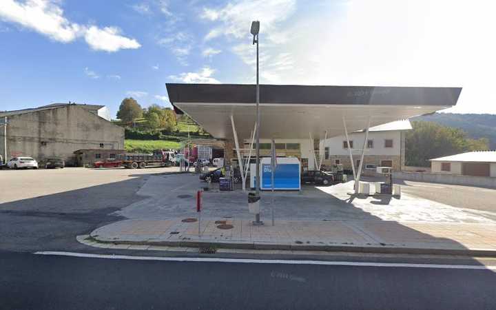 Fotografia tomada fuera de Tienda Supercor Stop & Go - Supermercado en Pedrafita do Cebreiro, Lugo