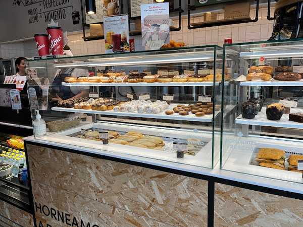 Fotografia tomada fuera de Tim Hortons - cafeterías en Pozuelo de Alarcón, Madrid