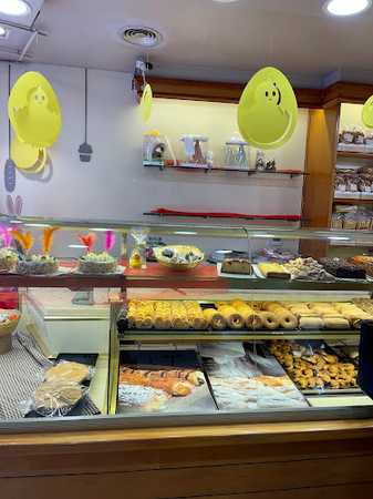 Fotografia tomada fuera de TINYOL - Panadería en Esplugues de Llobregat, Barcelona