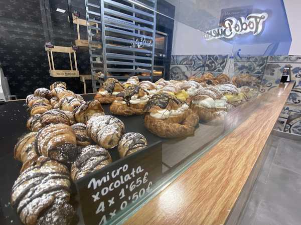 Fotografia tomada fuera de Todo Bueno La Palma de Cervelló - Panadería en La Palma de Cervelló, Barcelona