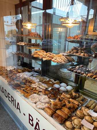 Fotografia tomada fuera de Tolan - Pastelería en Cala Ratjada, Baleares