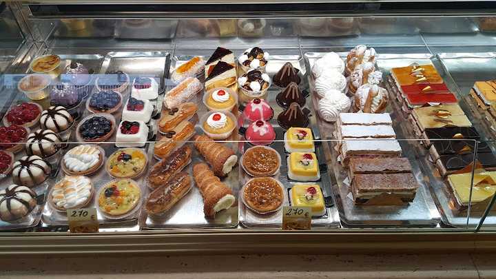 Fotografia tomada fuera de Cafeteria LE PARADIS - cafeterías en Orihuela, Alicante