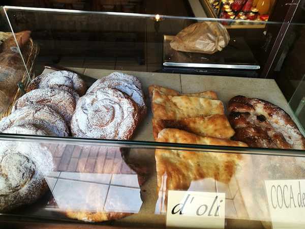 Fotografia tomada fuera de Tot Teca - Forn Gotés - Forn de pa en Sabadell, Barcelona