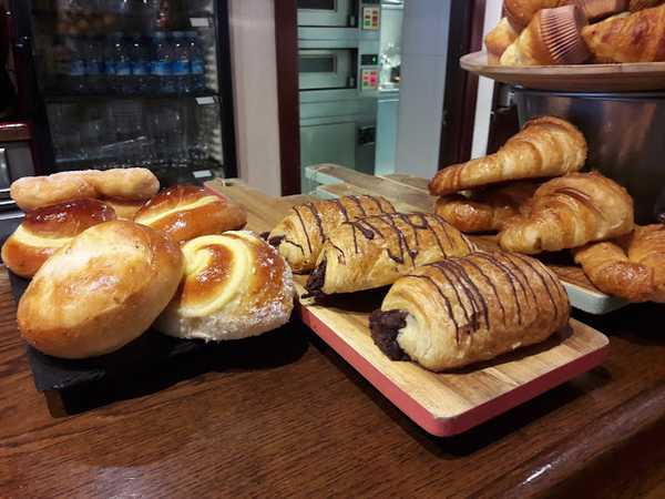 Fotografia tomada fuera de TPT Kafetegia Eta Okindegia - cafeterías en Beasain, Gipuzkoa