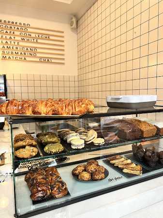 Fotografia tomada fuera de TRAMA pastelería & café - cafeterías en Madrid, Madrid