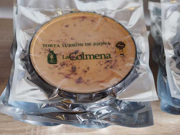 Fotografia tomada fuera de Turrones La Colmena - Tienda para comprar turrón - Tienda de delicatessen en Jijona, Alicante