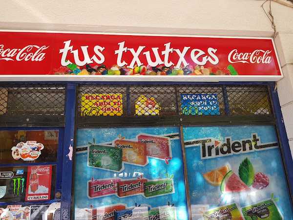 Fotografia tomada fuera de Tus Txutxes - Tienda de golosinas en Irun, Gipuzkoa