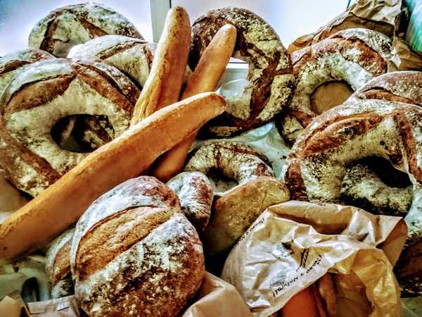 Fotografia tomada fuera de Ultramarinos Estanco Casa Soto - Tienda de alimentación en Rianxo, A Coruña