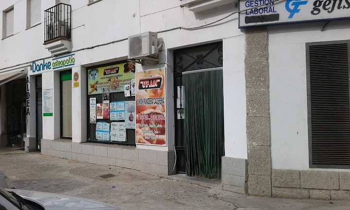 Fotografia tomada fuera de UPAM - Tienda de alimentación en Cabezuela del Valle, Cáceres