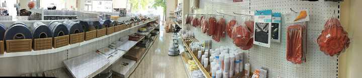 Fotografia tomada fuera de Utilcentre, SL - Utensilis i Maquinària - Tienda de suministros para hornear en Sant Sadurní d'Anoia, Barcelona