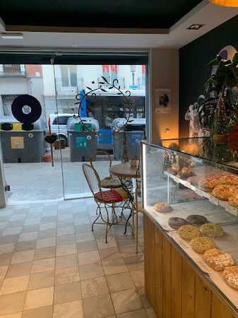 Fotografia tomada fuera de VegAmazing Doughnuts - Tienda de donuts en Madrid, Madrid