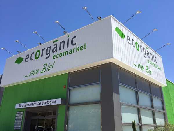 Fotografia tomada fuera de Veritas - Supermercado en Cocentaina, Alicante