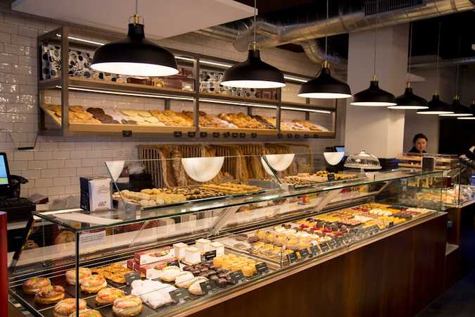 Fotografia tomada fuera de Viena Capellanes - Cafetería en Pozuelo de Alarcón, Madrid