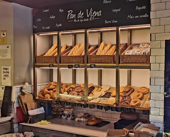 Fotografia tomada fuera de Viena Capellanes - Panadería en Madrid, Madrid