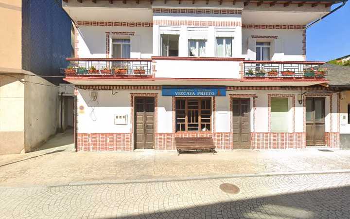 Fotografia tomada fuera de Vizcaya Prieto - Panadería en Viana do Bolo, Ourense