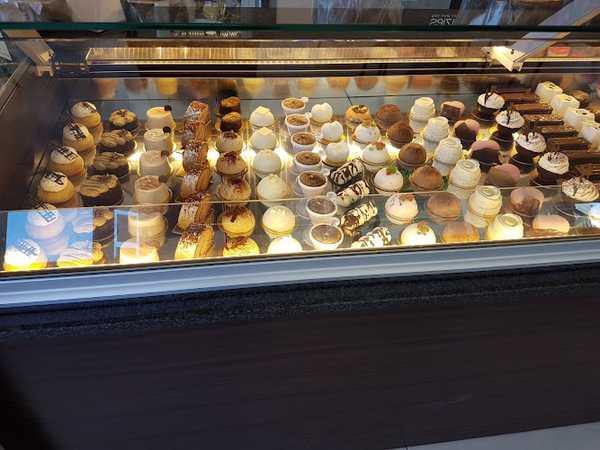 Fotografia tomada fuera de Xokolate Pastelería-Cafetería - Pastelería en Petrer, Alicante