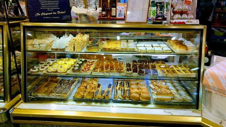 Fotografia tomada fuera de Zorita Confitería - Pastelería en La Bañeza, León