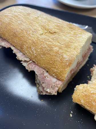 Fotografia tomada fuera de Cafeteria Nord - cafeterías en Alp, Girona