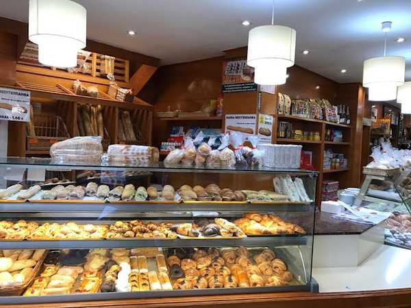 Fotografia tomada fuera de Cafetería Panadería El Forn del Barri - Panadería en Barcelona, Barcelona