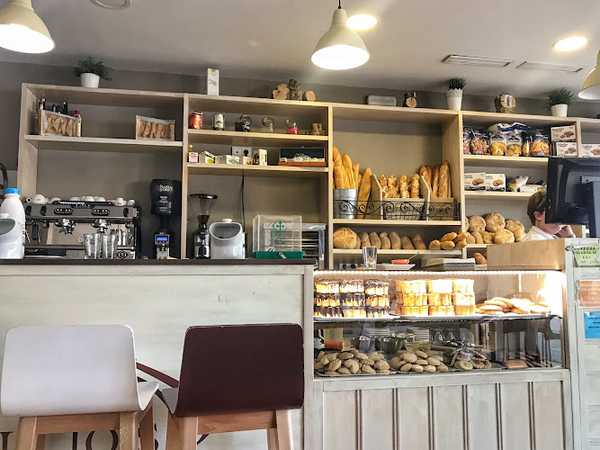Fotografia tomada fuera de Cafetería Panadería Julio's - cafeterías en Tomelloso, Ciudad Real