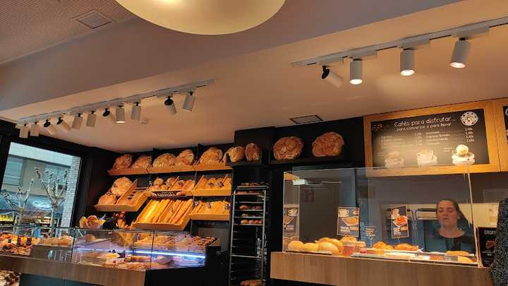 Fotografia tomada fuera de Cafetería Panaderia Tahona - Okindegia en Donostia-San Sebastian, Gipuzkoa