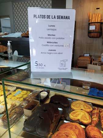 Fotografia tomada fuera de Cafetería Pastelería La Moderna - Pastelería en Arganda del Rey, Madrid