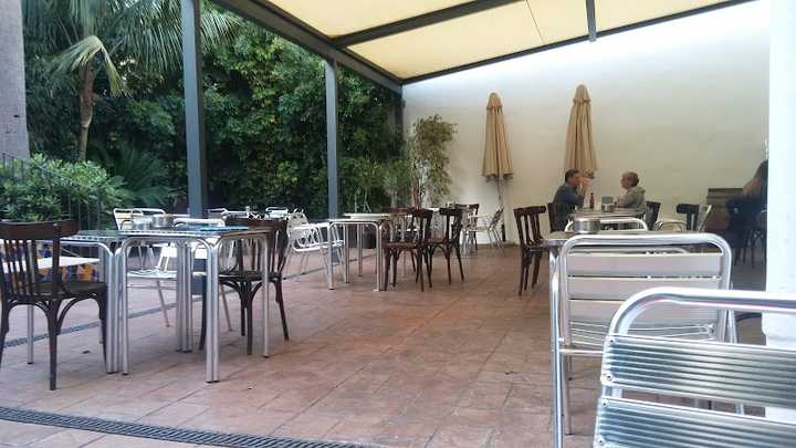 Fotografia tomada fuera de Cafetería Pizzeria El Picarol - cafeterías en Sant Andreu de Llavaneres, Barcelona