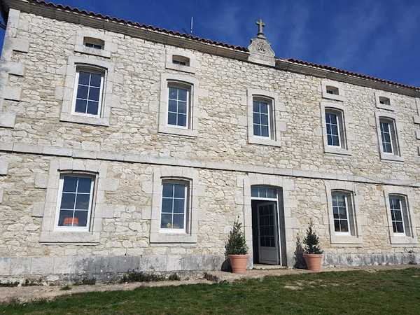 Fotografia tomada fuera de Albergue Sargentes de la Lora - Albergue en Sargentes de la Lora, Burgos