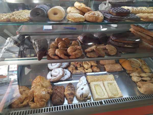 Fotografia tomada fuera de Cafetería y Pastelería Chelo’s - Pastelería en Olula del Río, Almería