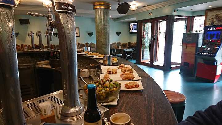 Fotografia tomada fuera de Cafetería Zalburdi - cafeterías en Deba, Gipuzkoa