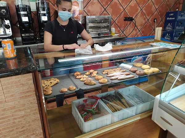 Fotografia tomada fuera de Cafetería, Pastelería & Heladería Sant Ferran - cafeterías en Villarreal, Castellón
