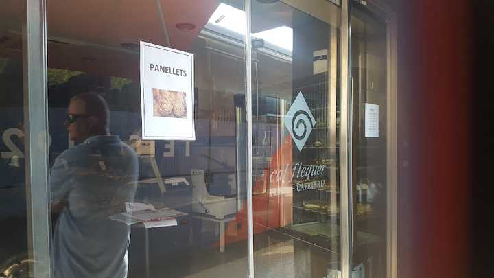 Fotografia tomada fuera de Cal Flequer - Forn de pa en Banyoles, Girona