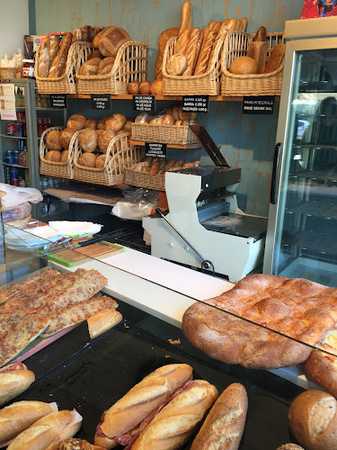 Fotografia tomada fuera de Cal Flequer - cafeterías en Celrà, Girona