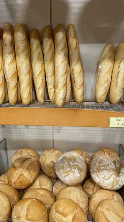 Fotografia tomada fuera de Cal Ton Forn de Pa - Panadería en Artés, Barcelona