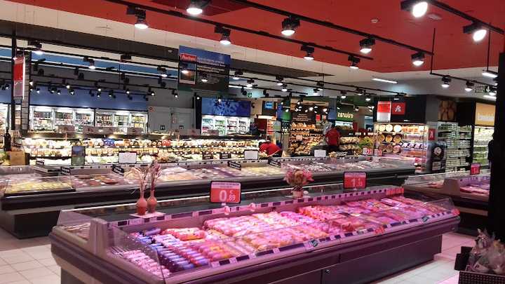 Fotografia tomada fuera de Alcampo - Supermercado en Vitoria-Gasteiz, Álava