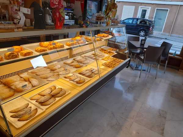 Fotografia tomada fuera de Can Antic - Panadería en Inca, Baleares