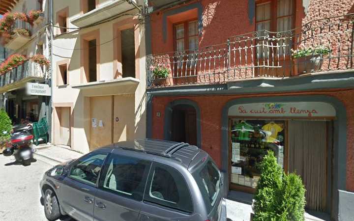Fotografia tomada fuera de Can Bruel - Tienda de alimentación en Molló, Girona