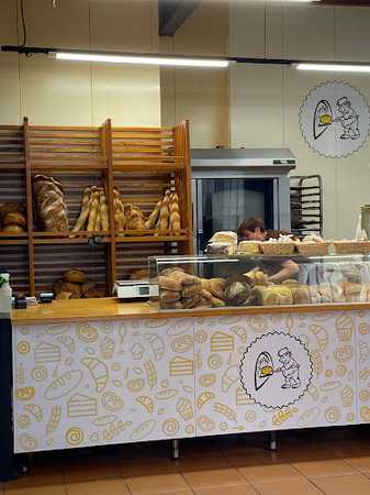Fotografia tomada fuera de Can Gironès - Panadería en Blanes, Girona