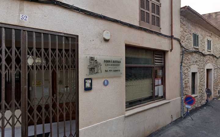 Fotografia tomada fuera de Can Rabassó - Panadería en Pollença, Baleares