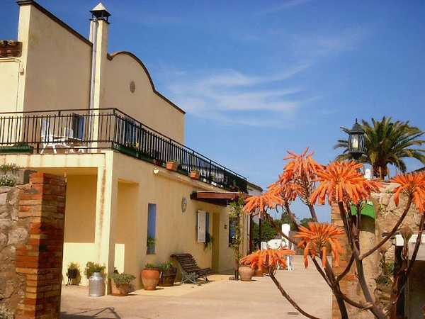 Fotografia tomada fuera de Can Selleretas - hoteles en Vilamacolum, Girona