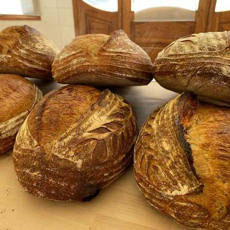 Fotografia tomada fuera de Can Silvestre - Forn de pa en Tona, Barcelona