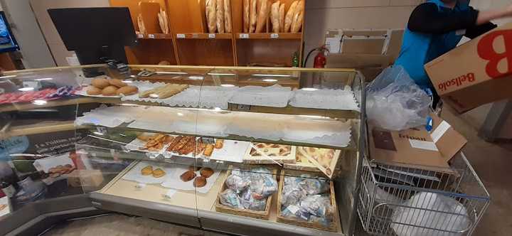 Fotografia tomada fuera de Caprabo - Supermercat en Alp, Girona