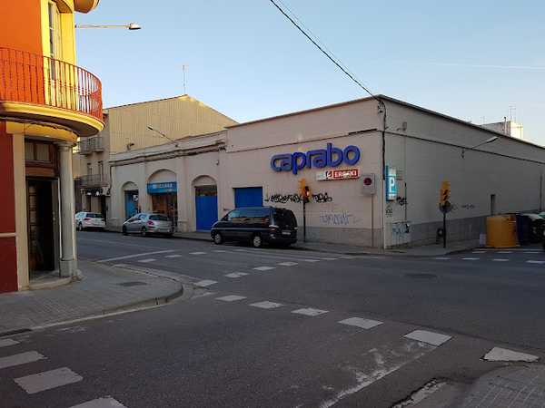 Fotografia tomada fuera de Caprabo - Supermarket en Olesa de Montserrat, Barcelona
