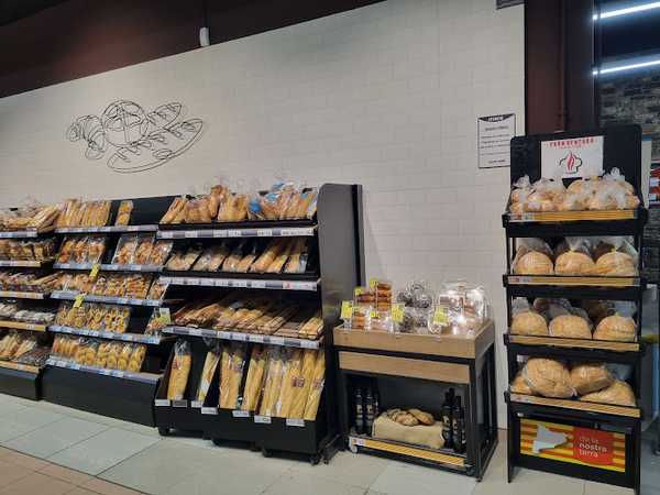Fotografia tomada fuera de Caprabo - Supermercado en La Seu d'Urgell, Lleida