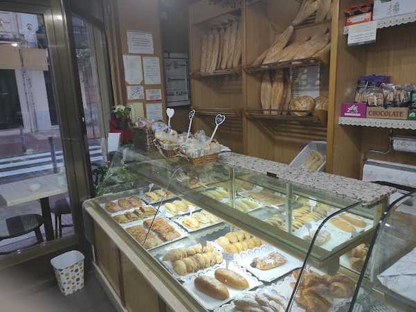 Fotografia tomada fuera de Capritxos Cafeteria Panaderia - Forn de pa en Castellón de la Plana, Castellón