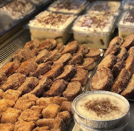 Fotografia tomada fuera de Caraqueño - Panadería en Salobreña, Granada