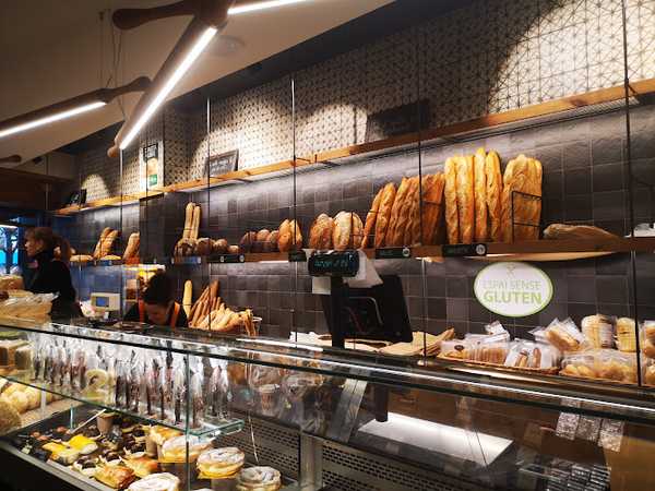 Fotografia tomada fuera de CARNÉ Forn de pa - Panadería en Terrassa, Barcelona