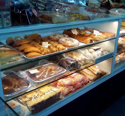 Fotografia tomada fuera de Carnicería Charcutería Alborán - Carnicería en Almería, Almería